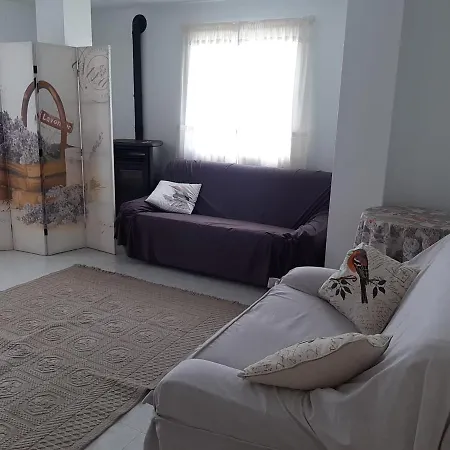 Area Pequena Apartment Malpica